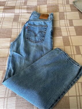 Women’s Levi’s ribcage size 26